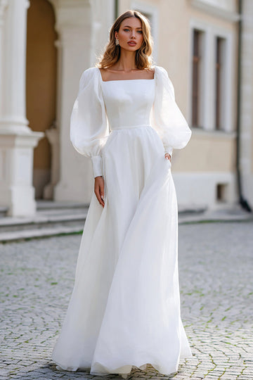 Robe de mariée à manches longues à col carré ivoire